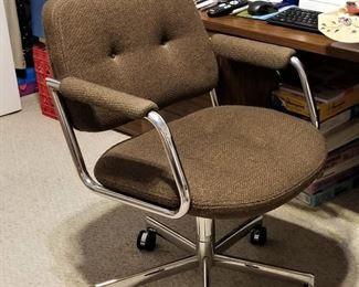 Really nice office chair and desk.