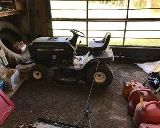 Craftsman Ride On Mower ( not tested )