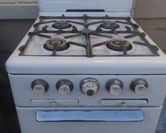 1950's Vesta oven, needs little polishing and cleaning, but overall it is in great condition.
