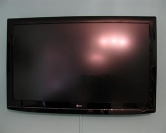 LG 50" TV with Wall Mount
