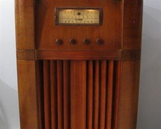 1930's Coronado Console Radio - Works!