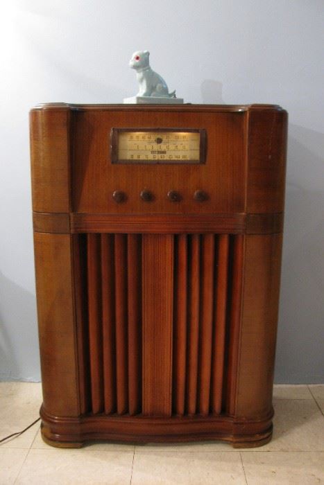 1930's Coronado Console Radio - Works!