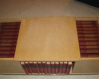 Mid Century Modern - Retro Coffee Table