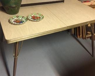 great vintage table with leaf