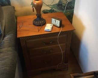 useful lamp table with drawers