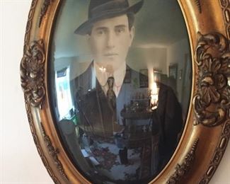 great man in fedora--all frames match