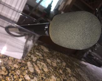 PIONEER COMMERCIAL KARAOKE SET: The LC-V200 LaserKaraoke Autochanger System. SA-V240 Stereo Mixing Amplifier w/DSP, CO-V200 Commander, LC-V200 Autochanger, CB-V2000 System Rack, VO-V180 Bill Box, DM-V230K Unidirectional dynamic microphone. 50 DISC PLAYER.


A SET OF TWO PIONEER 3,000 COMPACT SPEAKERS WITH ADJUSTABLE TRI-POD. Speaker height 13 x Width 20 x Depth 13 inches. Tripod is adjustable up to 5 feet. Padded custom cases and tri-pod included. 