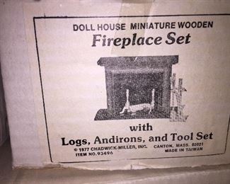 Collectibles: Vintage Hello Dolly miniature doll furniture 