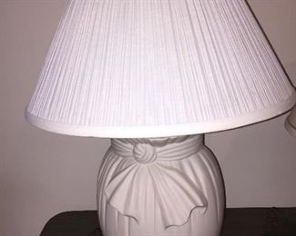 A ceramic bow lamp 