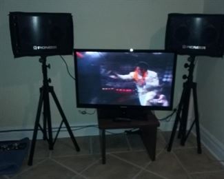 A SET OF FOUR&nbsp;PIONEER SV3,000 COMPACT SPEAKERS WITH CUSTOM CASE AND&nbsp;ADJUSTABLE TRI-POD. Speaker height 13 x Width 20 x Depth 13 inches. Tripod is adjustable up to 5 feet.&nbsp;