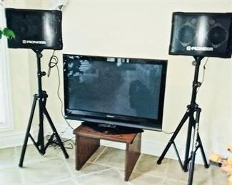 A SET OF FOUR&nbsp;PIONEER SV3,000 COMPACT SPEAKERS WITH CUSTOM CASE AND&nbsp;ADJUSTABLE TRI-POD. Speaker height 13 x Width 20 x Depth 13 inches. Tripod is adjustable up to 5 feet.&nbsp;