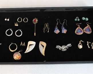 Costume jewelry-earrings