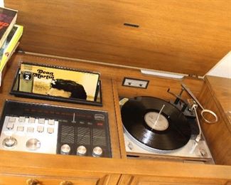 Vintage Stereo-Record Player