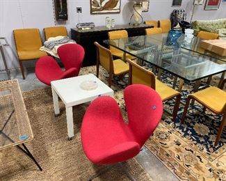Pair of Arne Jacobson “Swan” swivel chairs by Fritz Hansen