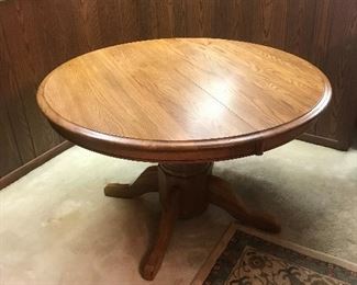 oak table with leaf still "tucked in"!!