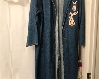 vintage sunbelt duster coat with rabbits on it