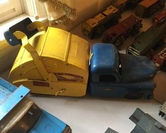 STRUCTO TOYS GARBAGE TRUCK