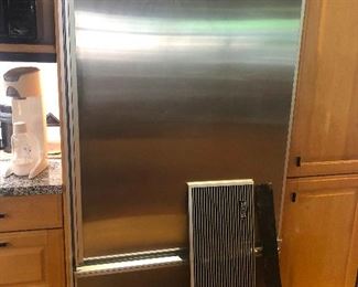 1995 Sub-zero subzero refrigerator. It's 24 years old and knows what its doing!