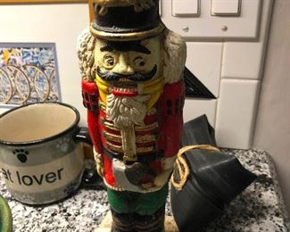 SOLD. Nutcracker has fraud syndrome