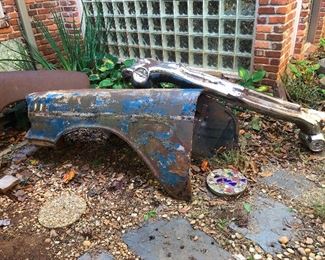 Bumper from an old Edsel, fenders from 1950s Fords. Wow, even these guys got in on the fun 