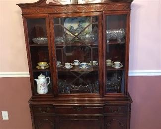 Timeless china cabinet, solid wood, perfect!