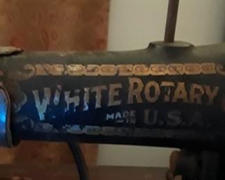 Vintage Singer sewing table - White Rotary - detail
