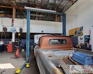 205: Hanning Twin Post Car Lift
Twin post car lift