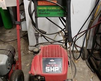 5001: Craftsman 1900 PSI High-Pressure Washer
5.0hp Briggs & Stratton Quantum XTE pull-start motor. Has hose and gun
