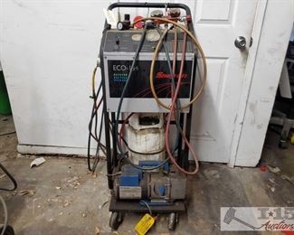 5002: Snap-On EEAC308 A/C Recovery Machine
Snap-On EEAC308 A/C Recovery Machine. Has approx. 243hours. Robinair CoolTech High Performance Vacuum Pump. Various Mac Tools PSI gauges w/ air lines.