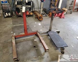 5223: 2 Engine Stands
2 Engine stands Measures approx from 30"x37" to 30"x 35"