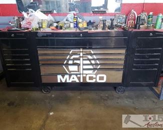 500: Matco Pro-Formance Series Tool Box with 2 Side Cabinets
Contents inside and on top are NOT included! Has cover. Box measures approximately 42" x 8' x 24.5" Tool Box model MB4725BBH 2 Bay Rollaway. Side Cabinets model MB4705