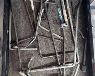 604: Snap-on, Mac, Matco, and Other Distributor Wrenches
Approximately 17 distributor wrenches