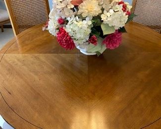 DINING TABLE WITH 8 CHAIRS AND LEAVES