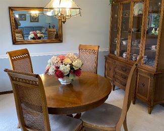 DINING TABLE WITH 8 CHAIRS AND LEAVES