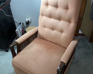 VINTAGE RECLINER CHAIR