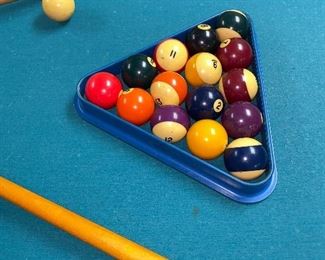 BRUNSWICK VINTAGE POOL TABLE