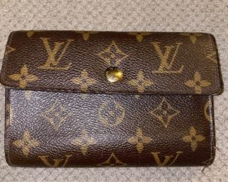 AUTHENTIC LOUIS VUITTON MONOGRAM WALLET