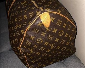 AUTHENTIC LOUIS VUITTON MONOGRAM KEEPALL 60 DUFFLE
