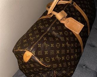 AUTHENTIC LOUIS VUITTON MONOGRAM KEEPALL 60 DUFFLE