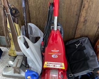 BISSEL CARPET CLEANER