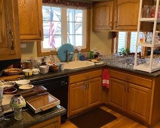 KITCHENWARE / GLASSWARE / BAKEWARE