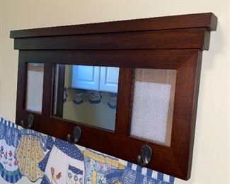 MIRRORED WALL HANGERS