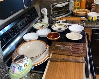 KITCHENWARE / GLASSWARE / BAKEWARE