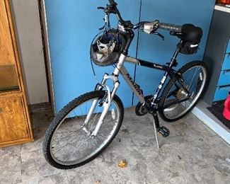 MARIN MENS BIKE