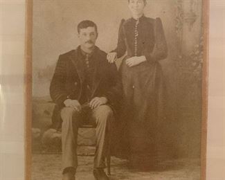 COLLECTION OF ANTIQUE PHOTOS