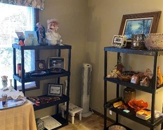 HOME DECORATIONS / COLLECTIBLES
