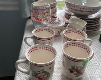 PFALTZGRAFF CHINA SET