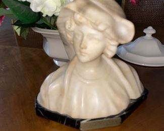 ANTIQUE MARBLE SCULPTURE