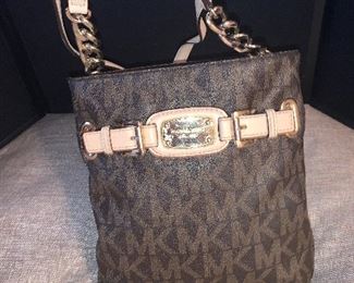 MICHAEL KORS CROSSBODY