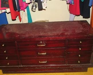 LANE CEDAR CHEST.